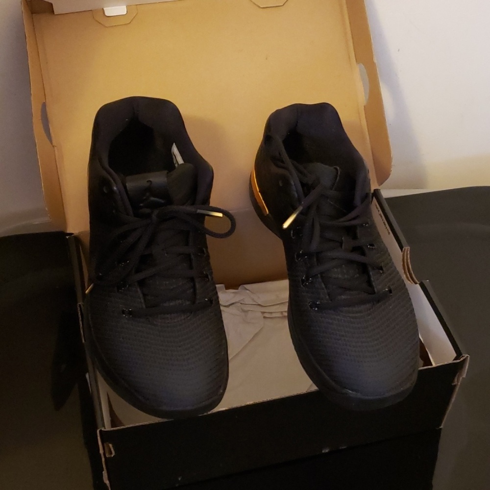 Grade size boy 7 jordan XXXI low BG